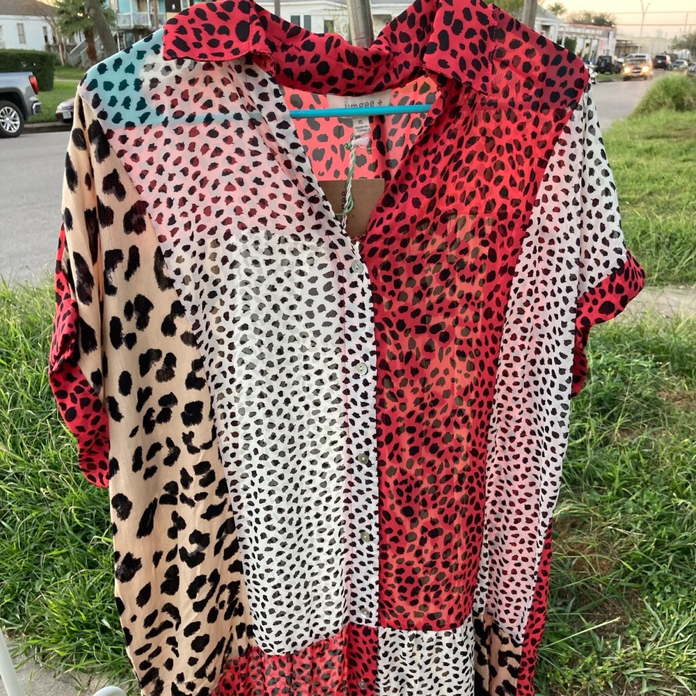 Super cute animal print flowy shirt/cardigan/cover up